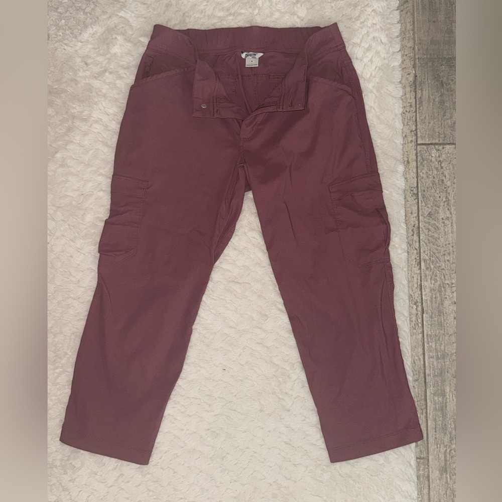 Duluth Trading Co Women's Burgundy Capris